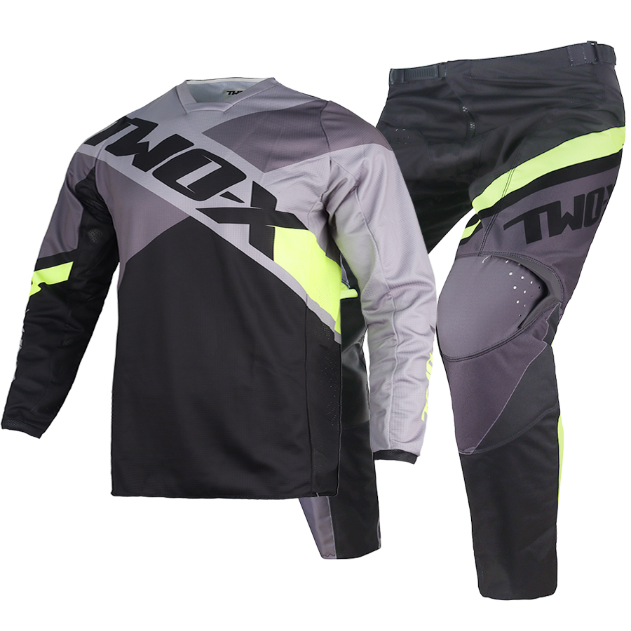 Nuovo set di abbigliamento da  - Motorcycle Gear Kids recensione e prezzo